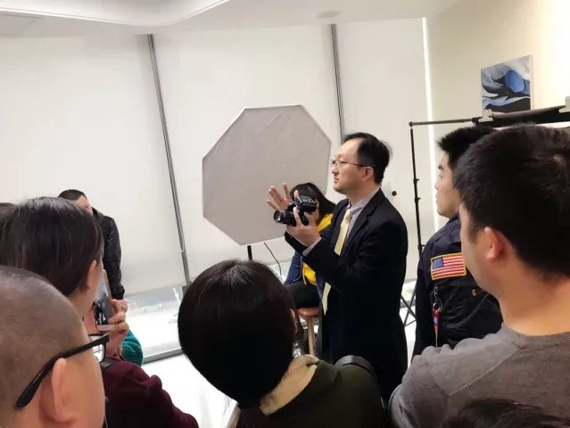 台湾专家谢宗龙莅临茁悦口腔，进行口腔专业摄影培训
